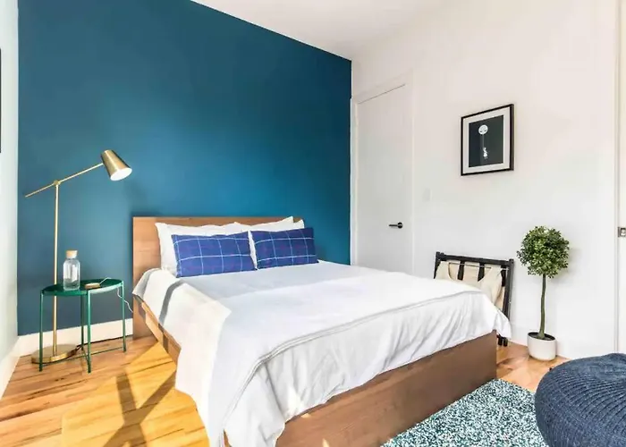 Glamorous Perfectly Located Luxury 2 Bed Townhome